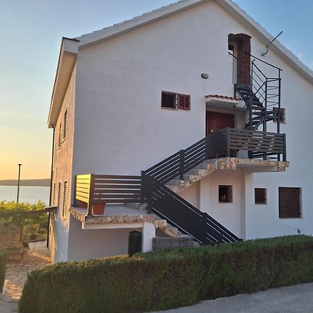 Apartments Cetiri Sestrice 노비그래드달마샤 외부 사진